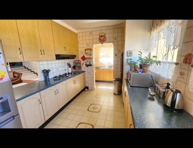 4 BEDROOM HOUSE FOR SALE IN BASSONIA